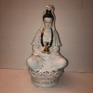 Vintage Porcelain Statue Of Guan Yin The Chinese Goddess If Mercy & Compassion
